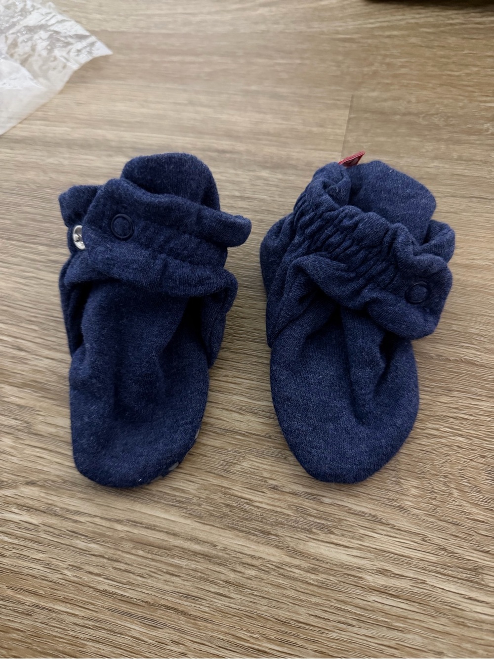 Zutano 12 month baby slippers